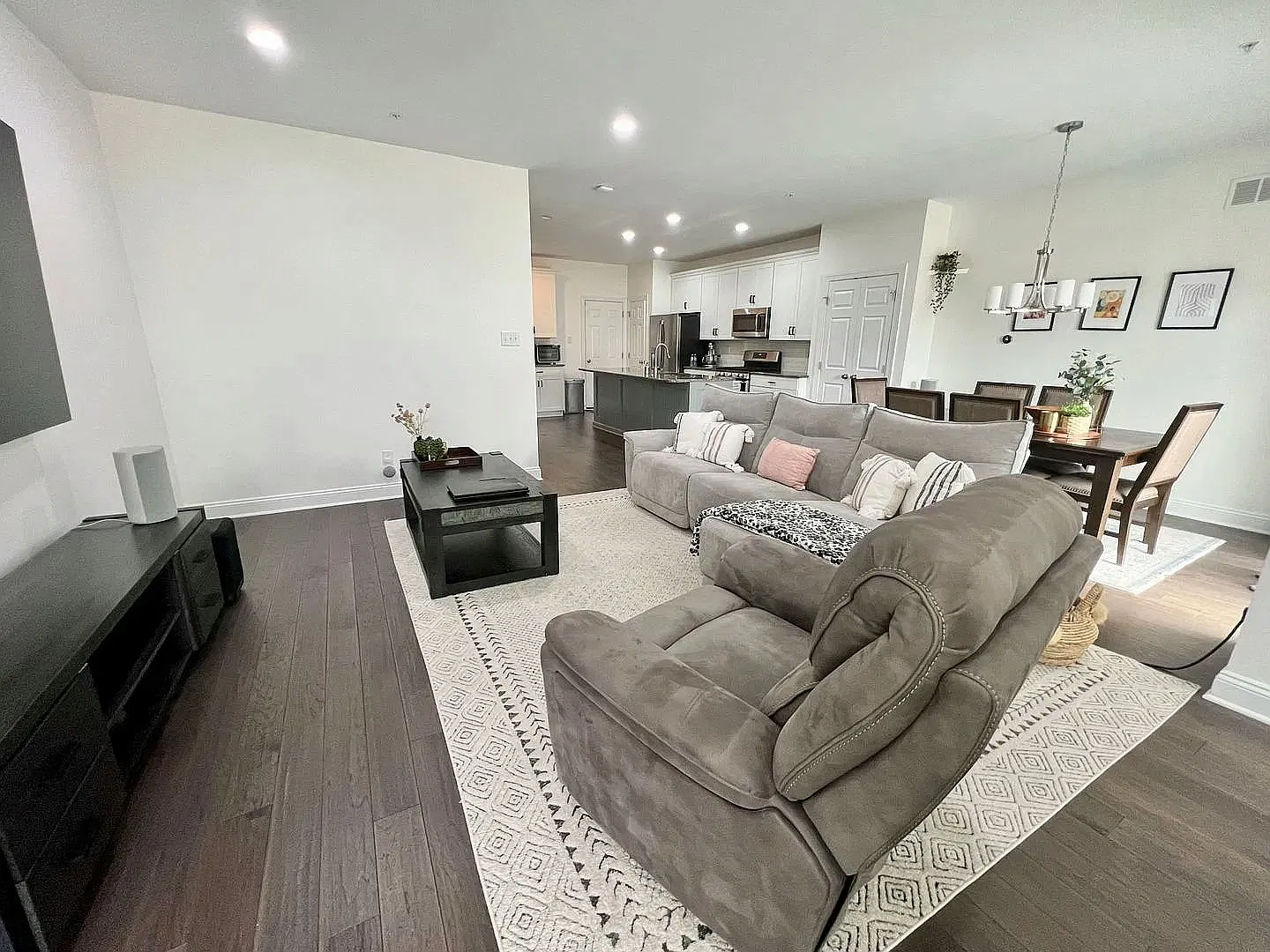 308 Ridgewood Dr, Unit 1 — Photo 4