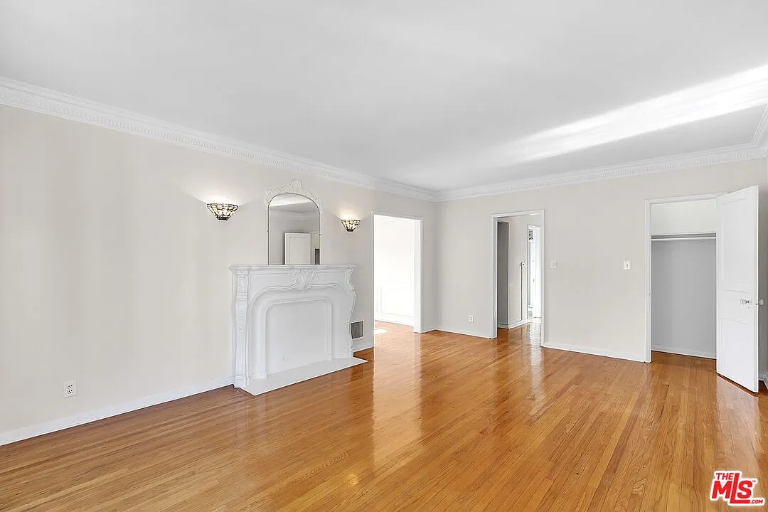 2 bed, 1.0 bath, 1400 sqft, $3,865 — Photo 4