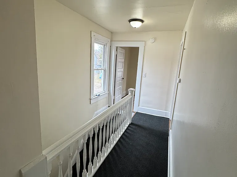 422 Seborn Ave — Photo 10