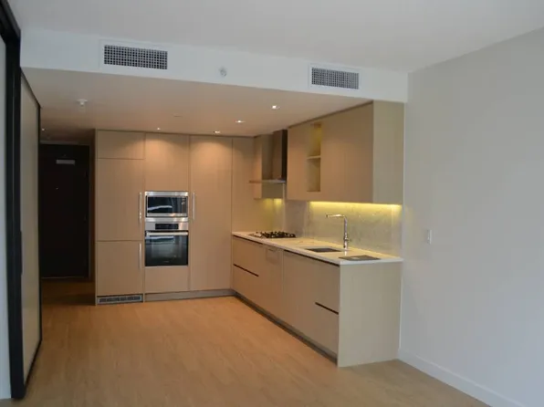 87 Nelson St, Vancouver, BC