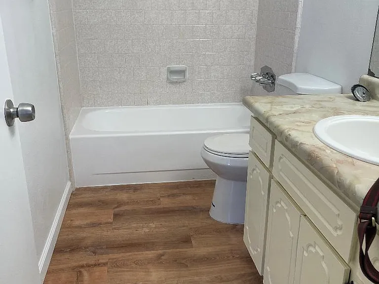 243 W Tulare Ave #C — Photo 16
