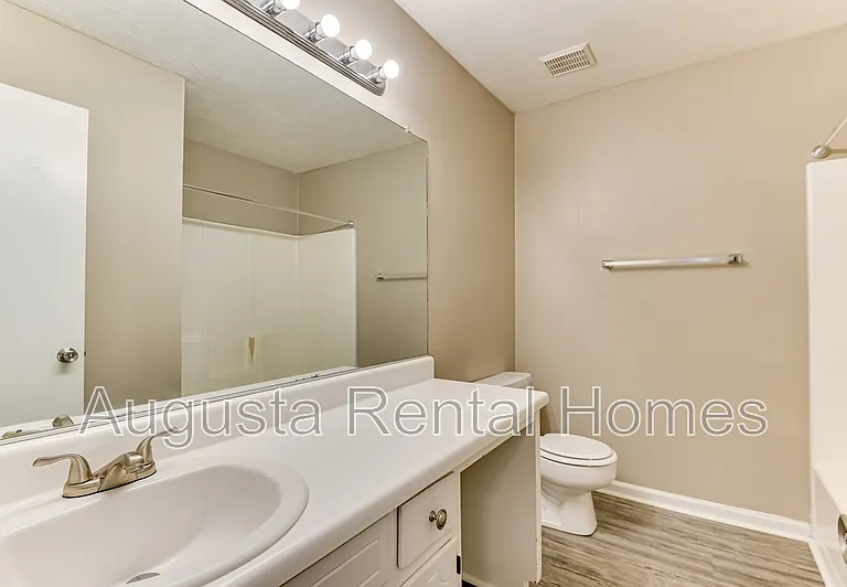 137 Chalet North Ct — Photo 21