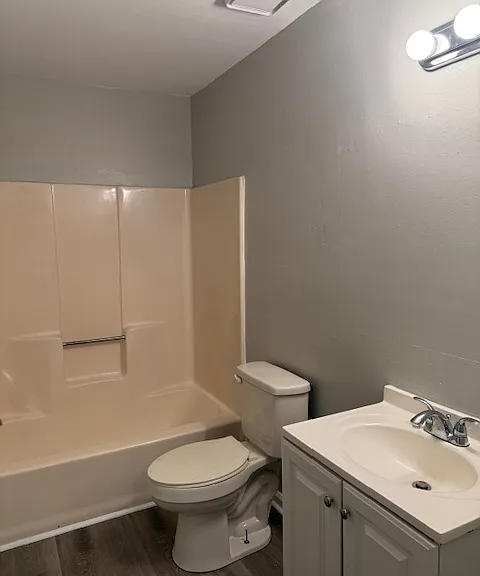 111 Susan Dr #B — Photo 11
