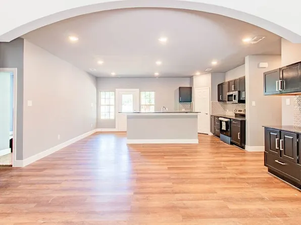 212 Navajo Trl W, Tawakoni, TX 75474