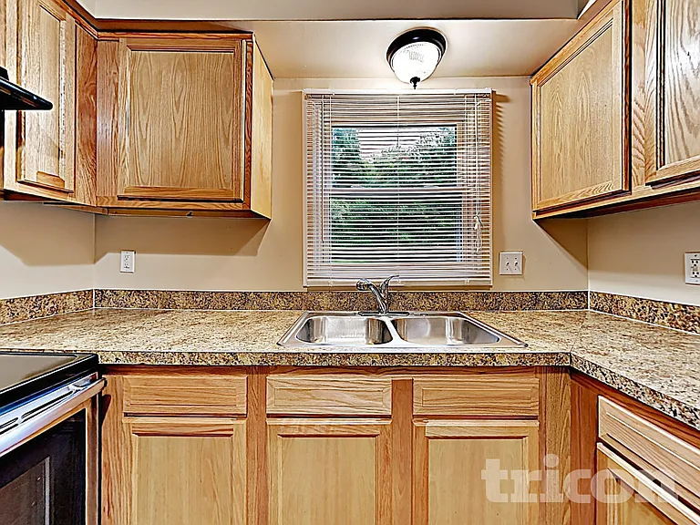 6311 Coach Hill Ln — Photo 8