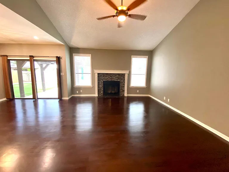 411 Ridgewood Dr — Photo 9