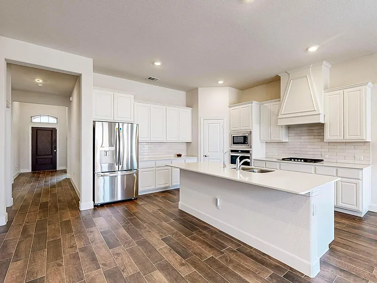 9826 Polk St — Photo 8