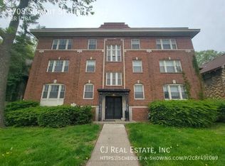 3708 Summit St APT 301, Kansas City, MO 64111