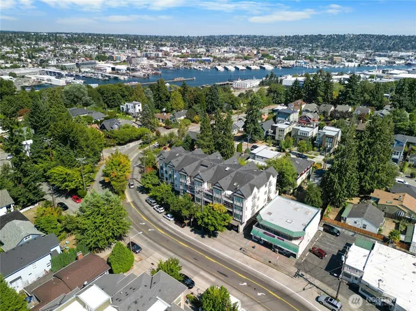3121 W Government Way #302, Seattle, WA 98199