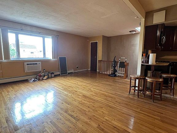 3rd image of 69-16 62nd Ave Floor 2