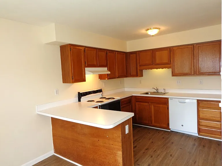 4636 Coronet Ave — Photo 8