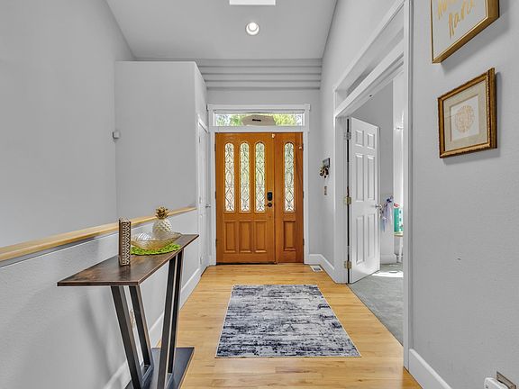 3rd image of 6512 S Vale Ct
