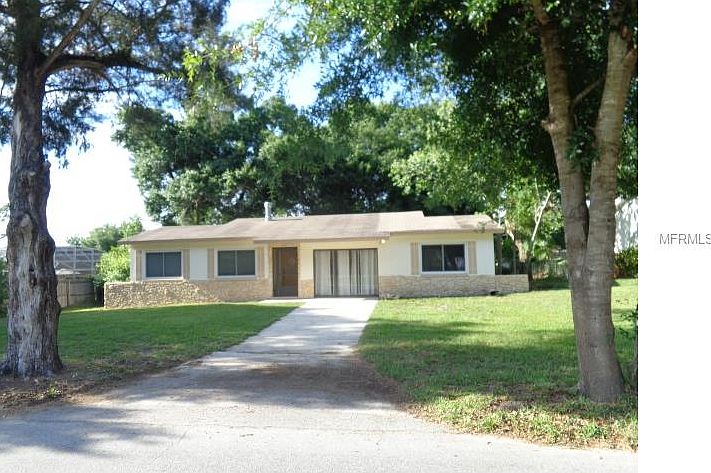 1st image of 109 E Gardenia Dr
