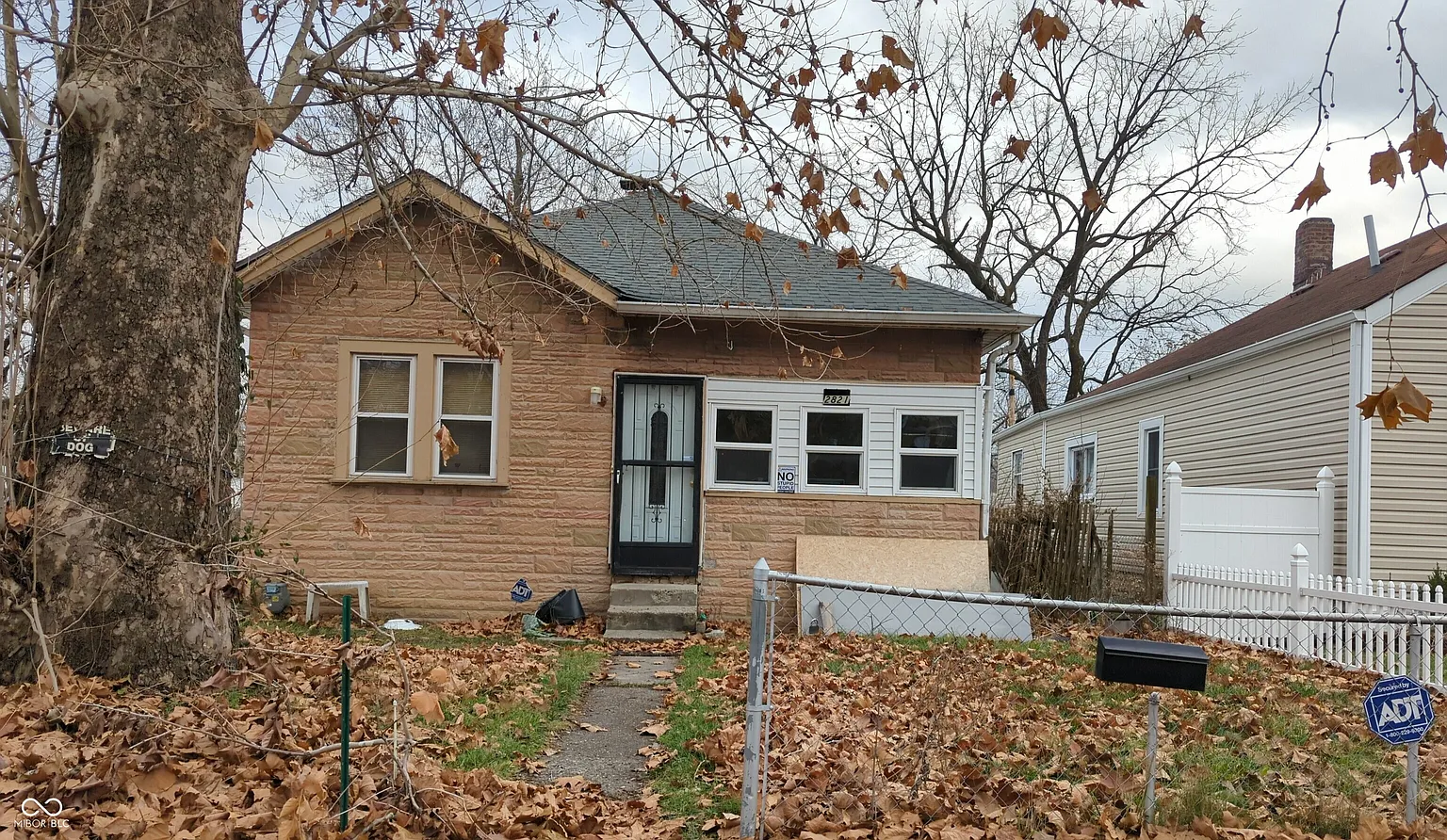 2821 Forest Manor Ave photo 1