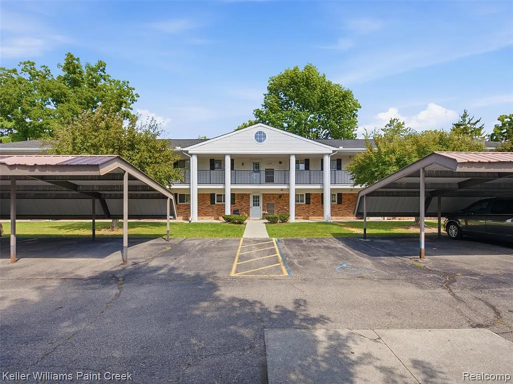2 bed, 1.0 bath, 965 sqft, $1,700 — Photo 1
