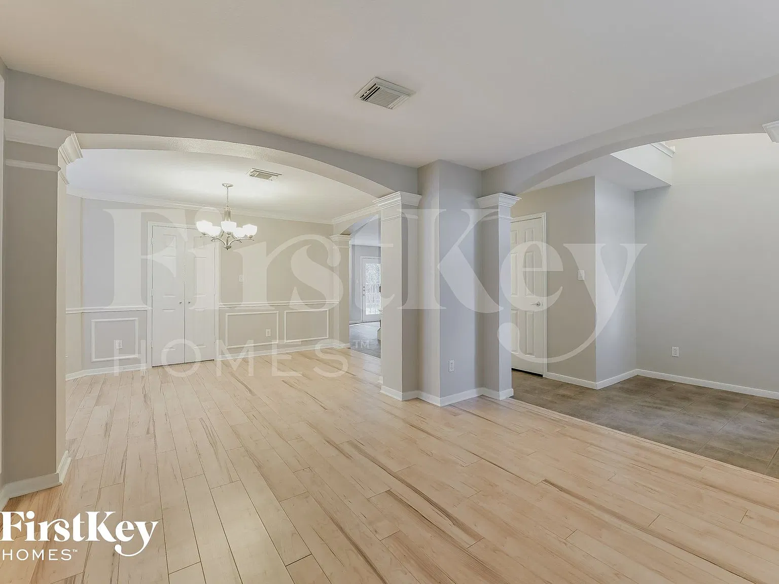 3 bed, 2.5 bath, 2294 sqft, $2,605 — Photo 4