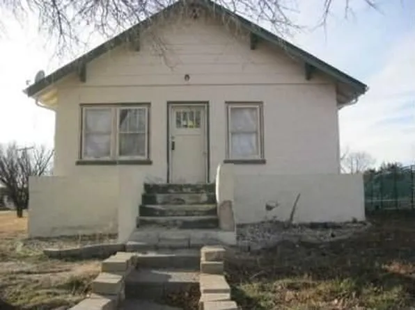 410 N Pine St, Paxton, NE 69155