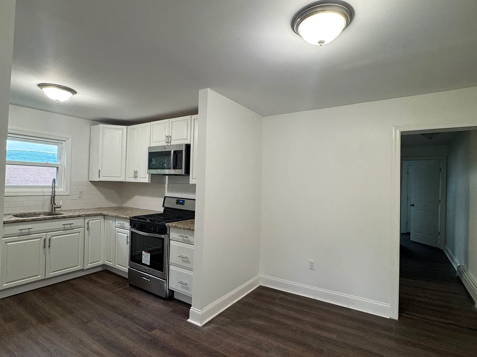 2 bed, $1,050 — Photo 2