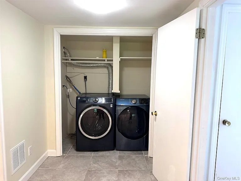 171 Roosevelt Rd — Photo 29