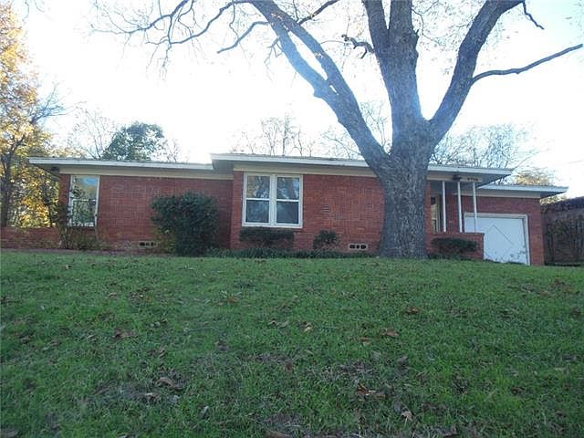 1st image of 4716 Staples Ave