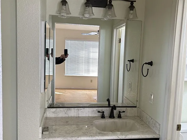 1850 Primrose Ln — Photo 17