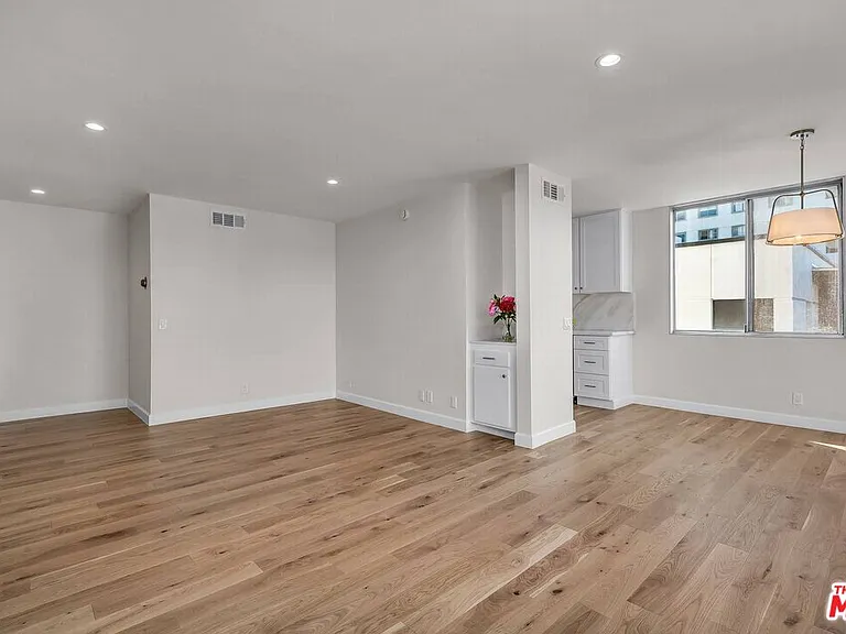 10751 Wilshire Blvd #909 — Photo 7