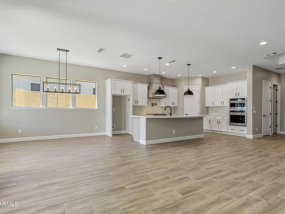4th image of 21349 W HILLCREST Boulevard