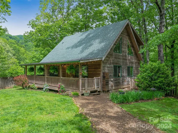 39 Dandelion Dr, Leicester, NC 28748