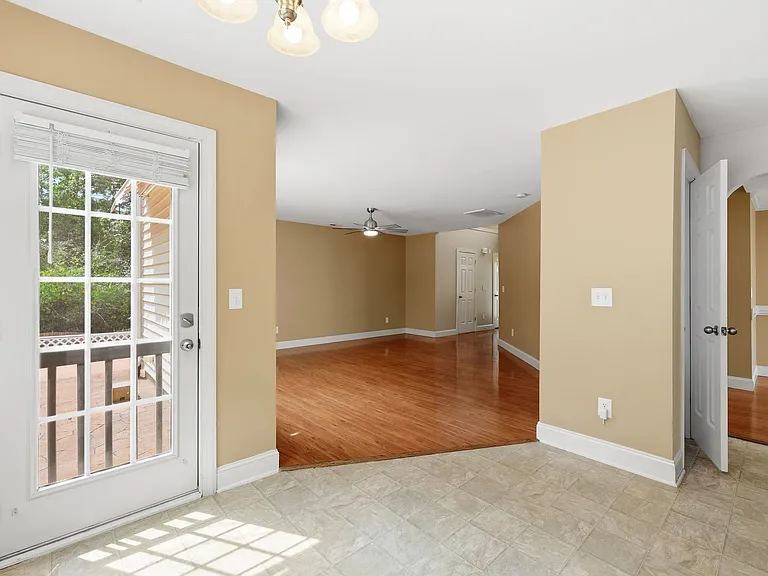 720 Pyracantha Dr — Photo 8