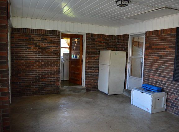 sun porch/utility