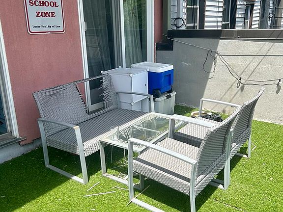 3rd image of 1120 Willoughby Ave APT 2R