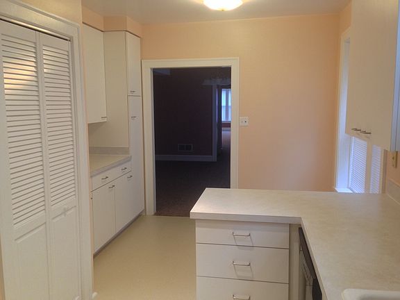 4th image of 8848 La Crosse Ave APT 2