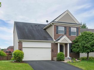 2239 Clover Field Dr, Chaska, MN 55318