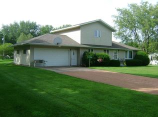 203 W Hemlock St, Abbotsford, WI 54405