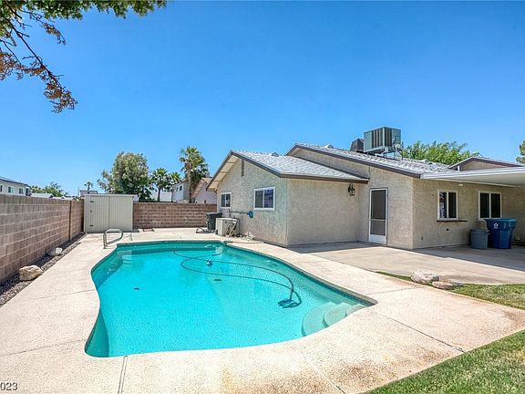 3rd image of 3806 Pamplona St