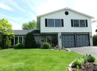 8079 Dartmouth Ln, Hanover Park, IL