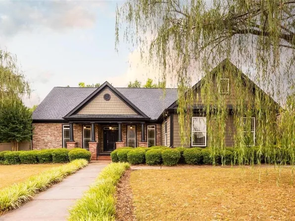 1011 Greenwood Cir, Madison, GA 30650