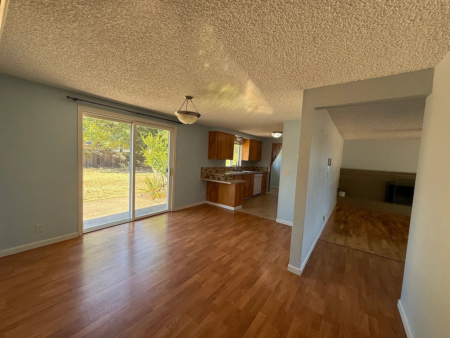 3 bed, 1164 sqft, $2,300 — Photo 3