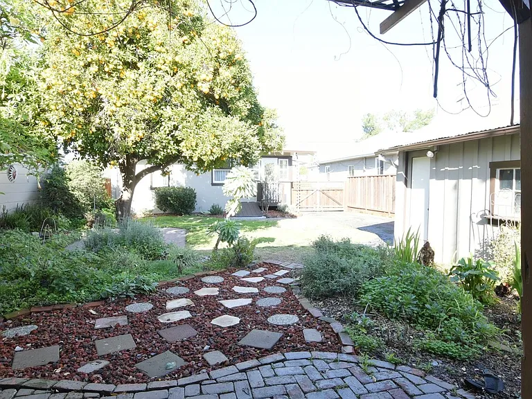23 Cecil Ave — Photo 12