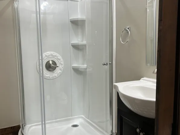 (undisclosed Address), Louisville, KY 40212