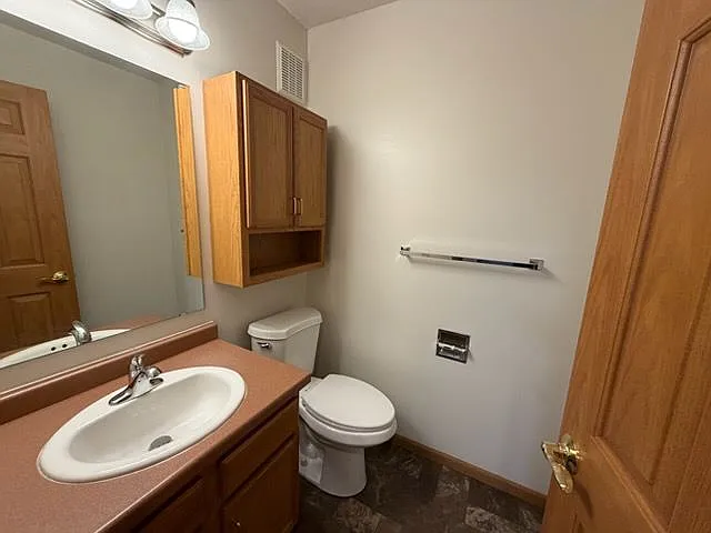 Westlake Townhomes Apartments — Photo 17