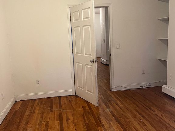 4th image of 227 Halladay St #2
