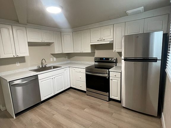 3rd image of 2191 E Crystal Ave