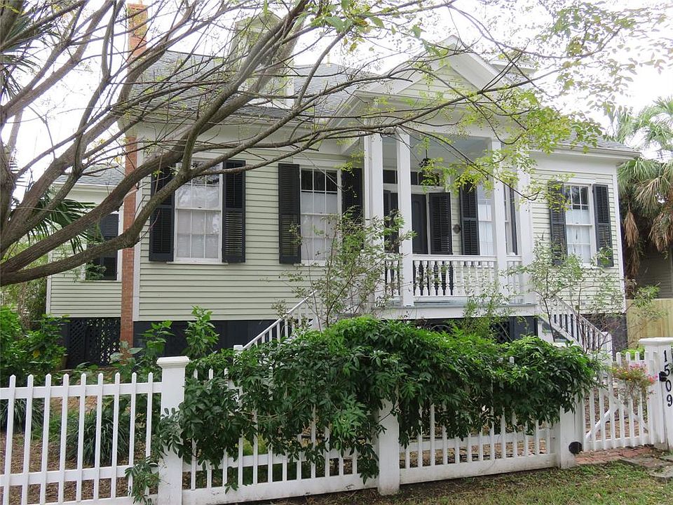 1st image of 1509 Sealy St