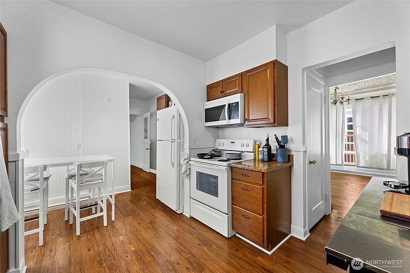 5th image of 515 Avenue D