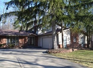 32420 Tracy Ln, Solon, OH 44139