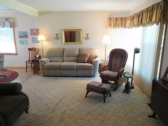 4th image of 1130 McDuffie Dr