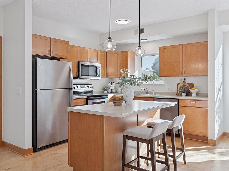 1st image of 1800 Clinton Ave APT 208