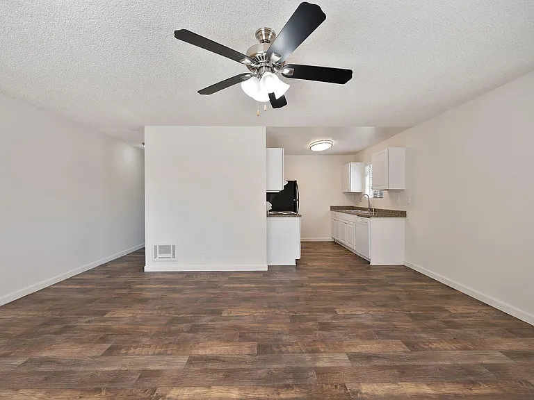 Elan Tamarack Shores — Photo 21