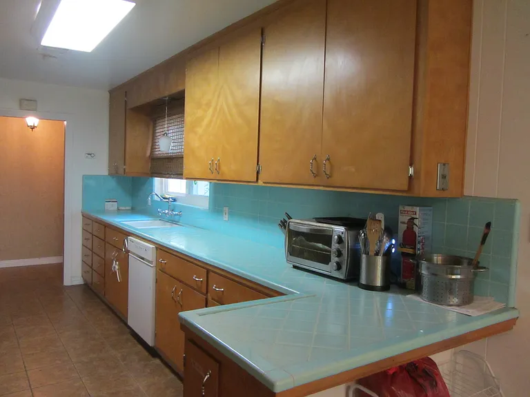 1106 W Churchill St #1 — Photo 18